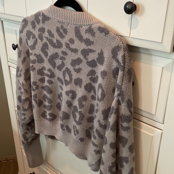 NWOT WILD FABLE SUPER SOFT RIBBED CARDIGAN in Light/Dark Gray, Size L - Picture 6 of 7